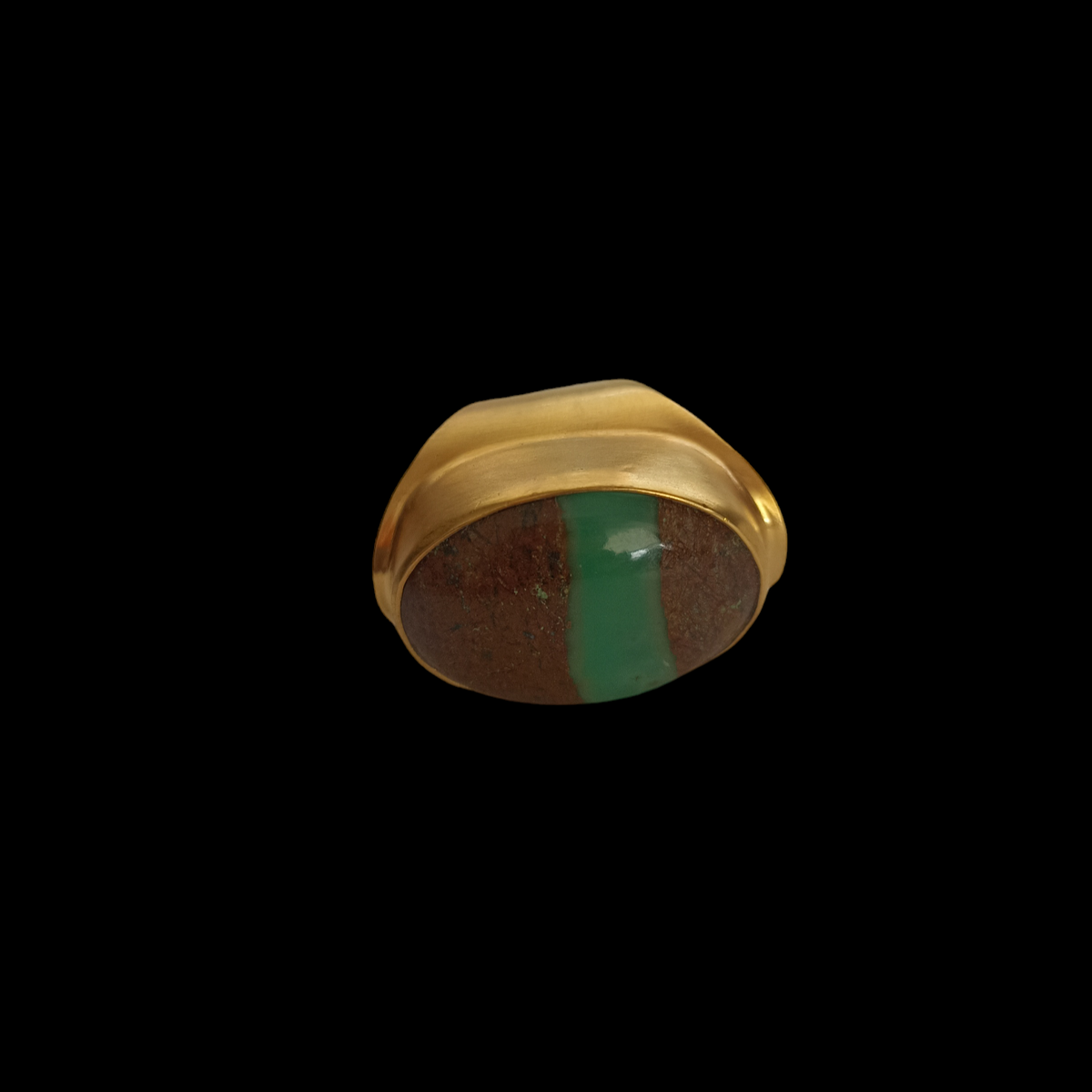 Two-tone jasper ring