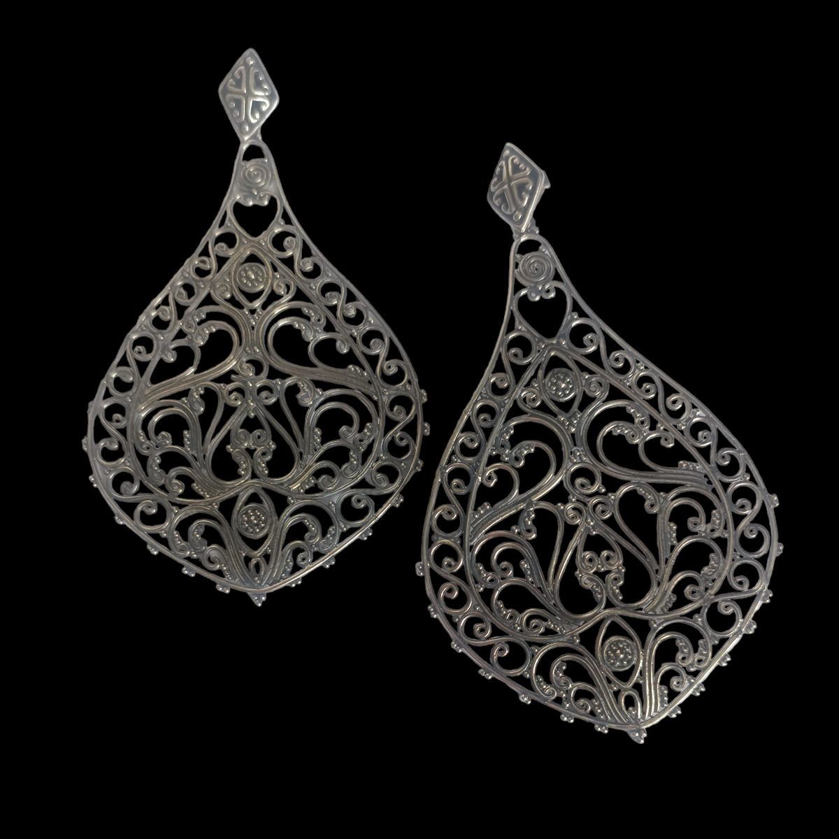 Handcrafted filigree earrings