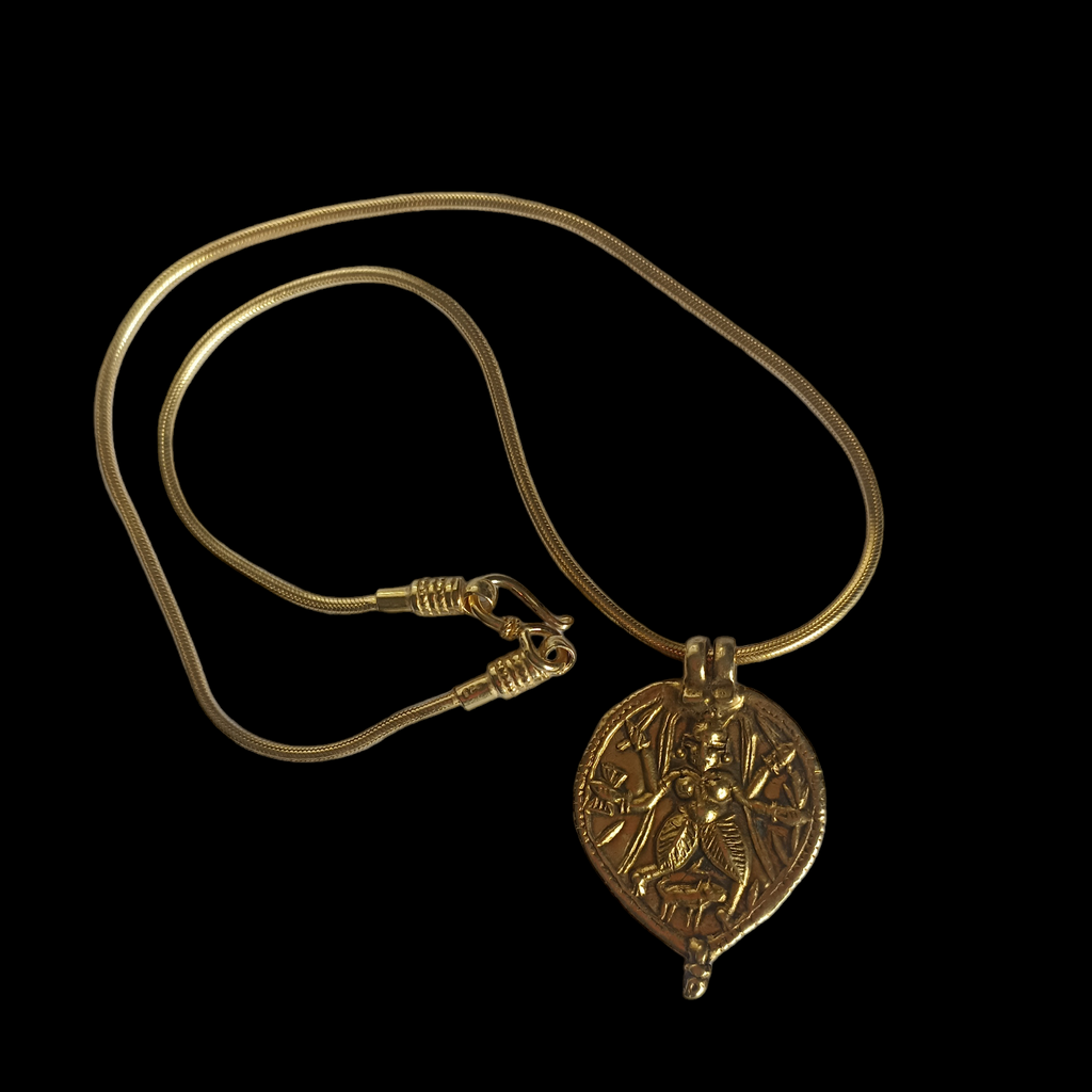 Amuleto de Shiva de plata dorada
