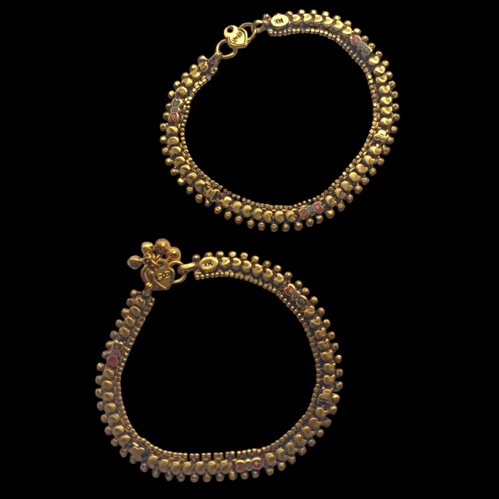 Tobillera antigua de India, hecha a mano con plata dorada. Longitud 28 cm Peso 28 gr Old silver anklet gold plated from India .Lula Maiz