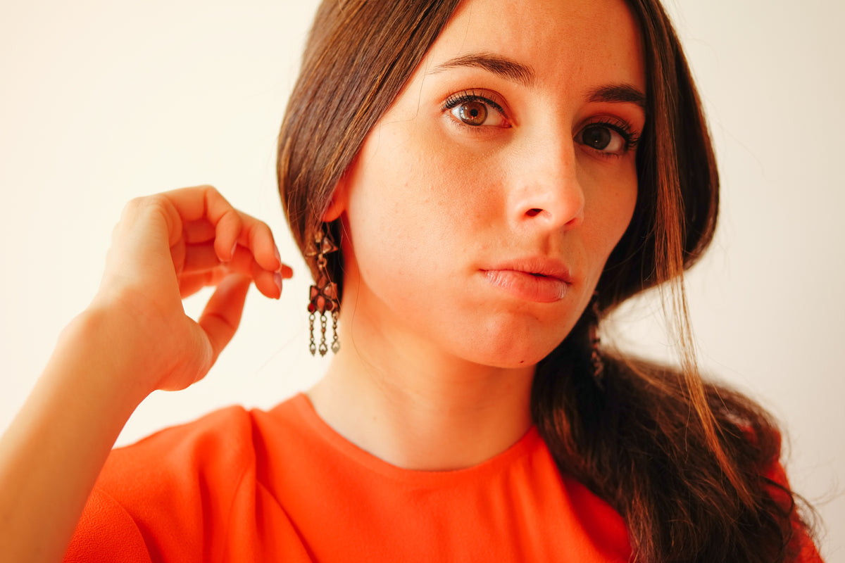 Pendientes artesanales de estilo étnico hechos a mano con plata y vidrio. Longitud 7´5 cm Peso 12 g. Ethnic earrings hand made with silver and glass. Lula Máiz