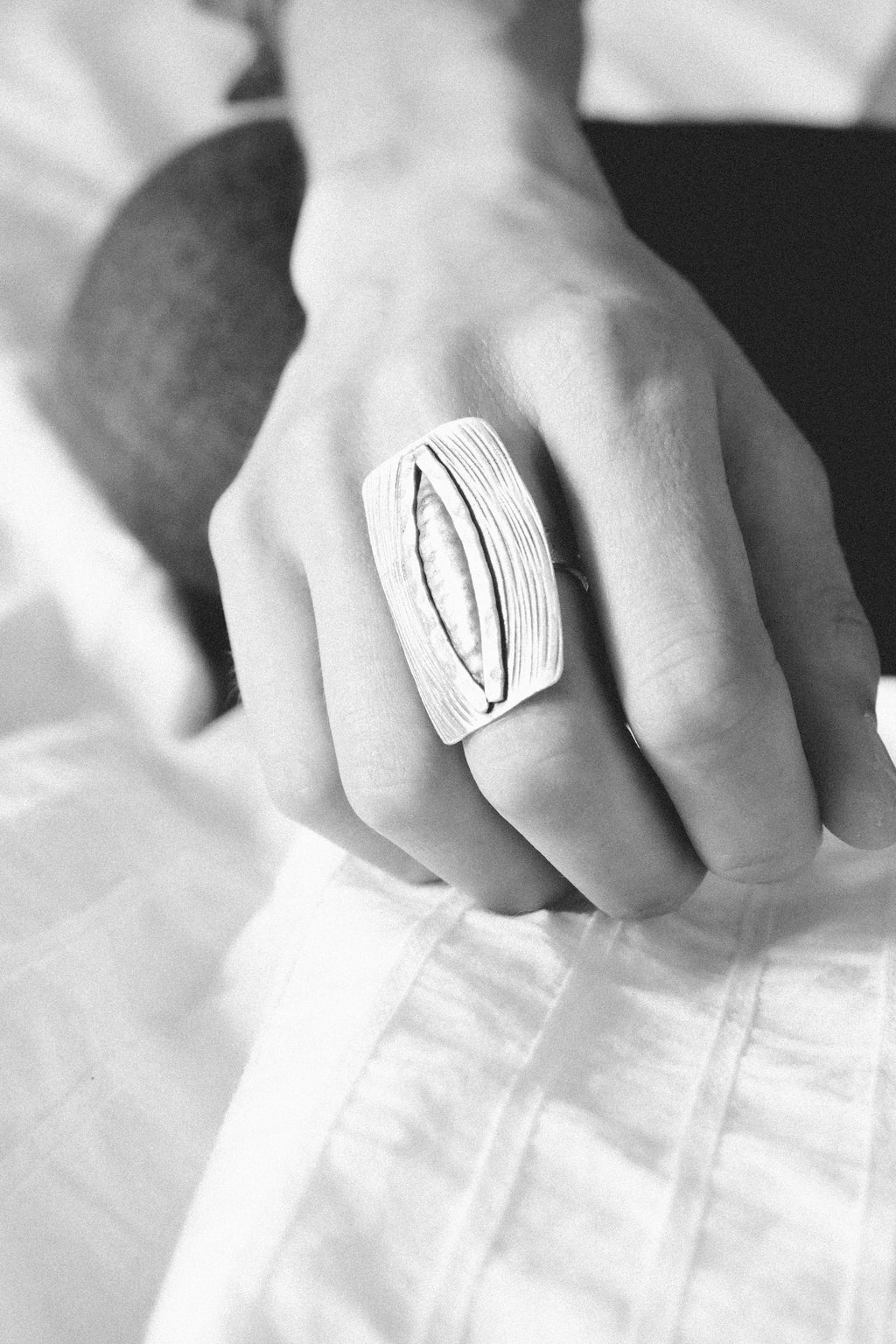 Anillo artesanal de plata