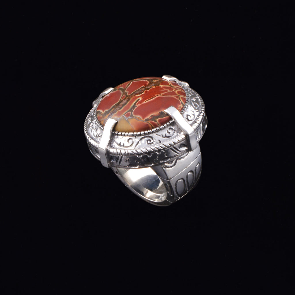 Anillo artesanal hecho a mano con plata de ley y jaspe oceánico. Tamaño 19 Diámetro parte superior 38 mm Peso 40 gr Ring hand made with sterling silver and ocean jasper. Lula Máiz