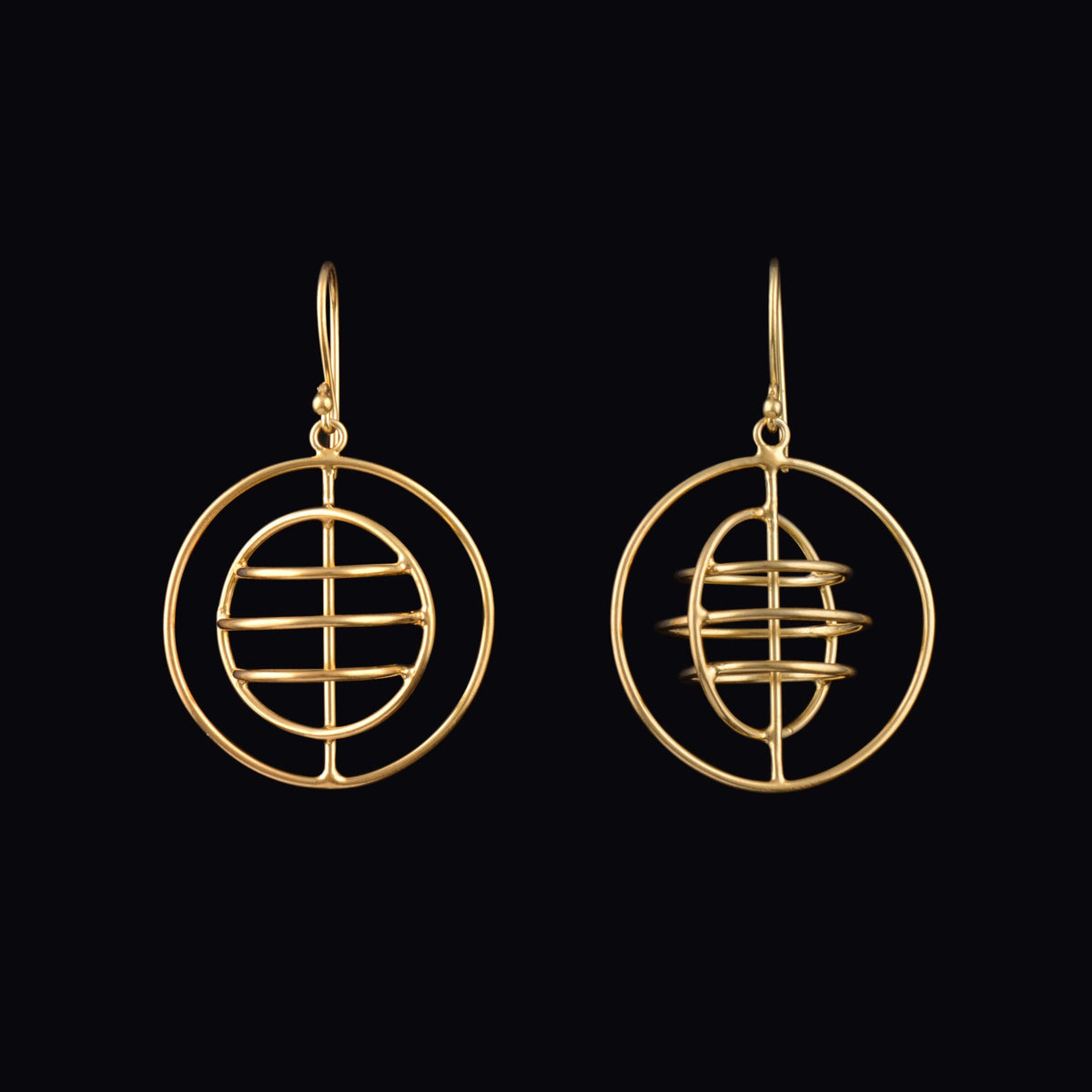 Pendientes artesanales hechos a mano con plata de ley. Diámetro 3 cm Peso 7´5 g Earrings hand made with sterling silver. Lula Máiz