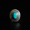 Anillo artesanal hecho a mano con plata de ley y cabujon de aguamarina. Medidas top 38 mm x 30 mm Peso 31 g Handcrafted silver ring with aquamarine. Lula Máiz