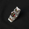 Anillo artesanal hecho a mano con plata de ley y 5 granates facetados. Tamaño 21. Peso 26 g.Handcrafted silver ring. Silver rings with garnets. Chunky silver rings. Silver rings with natural gems. Lula Máiz