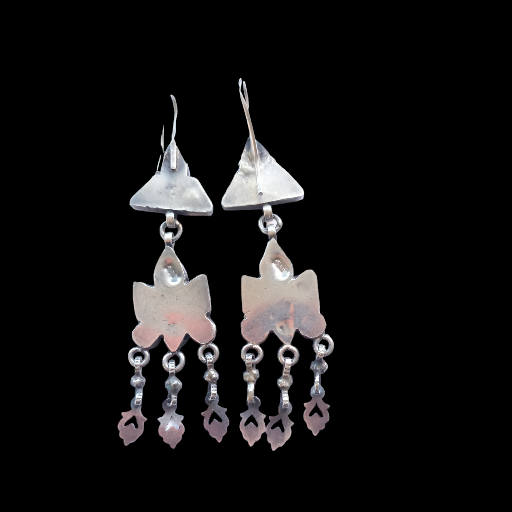 Pendientes artesanales de estilo étnico hechos a mano con plata y vidrio. Longitud 7´5 cm Peso 12 g. Ethnic earrings hand made with silver and glass. Lula Máiz