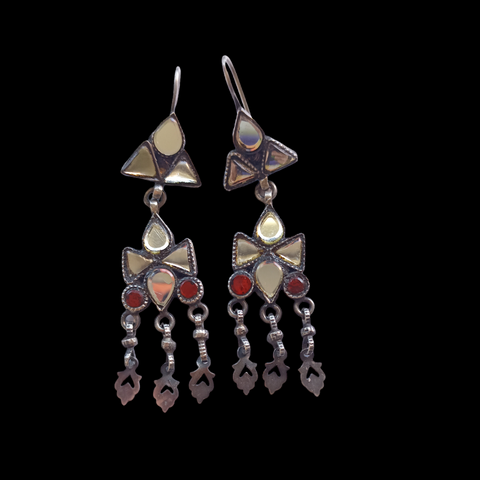 Pendientes artesanales de estilo étnico hechos a mano con plata y vidrio. Longitud 7´5 cm Peso 12 g. Ethnic earrings hand made with silver and glass. Lula Máiz