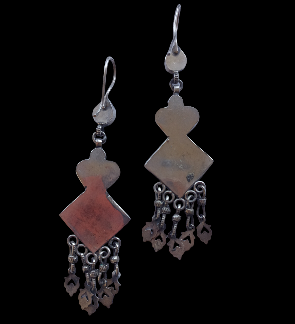 Pendientes artesanales hechos a mano con plata y vidrio. Longitud 8 cm Peso 17 g. Hand made silver earrings . Lula Máiz