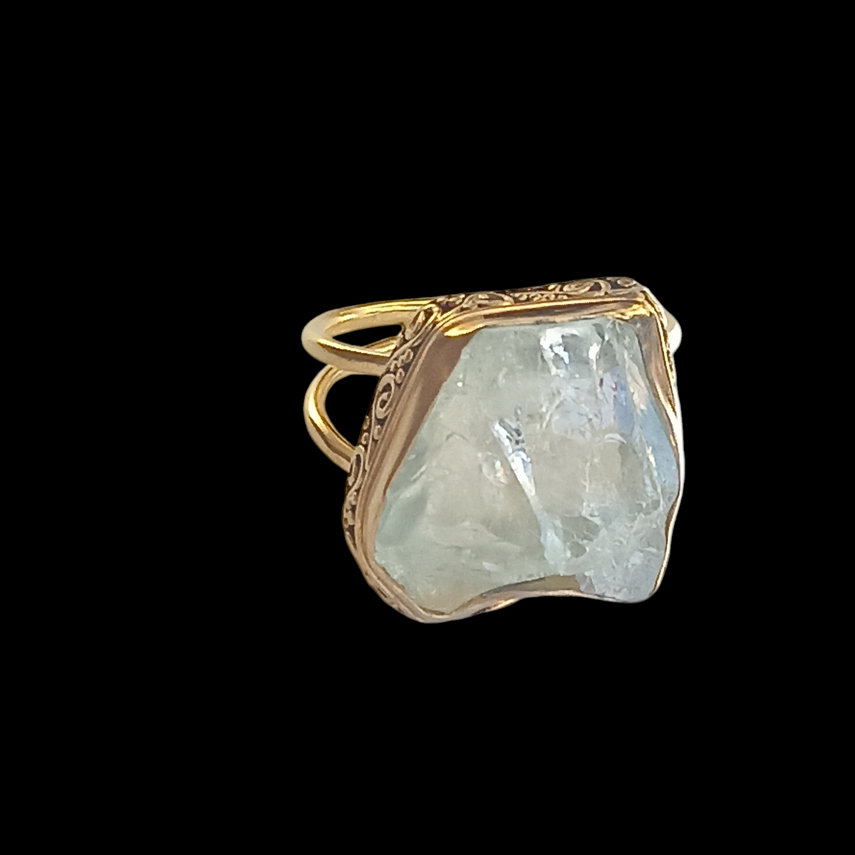 Ring with raw aquamarine