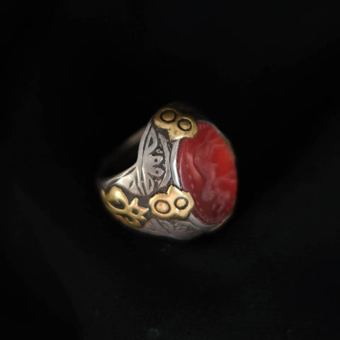 Anillo sello de Afganistán en plata y ágata carneola con talla de un animal. Tamaño 23. Peso 22 g. Anillos de hombre . Anillos sello de hombre. Lula Máiz