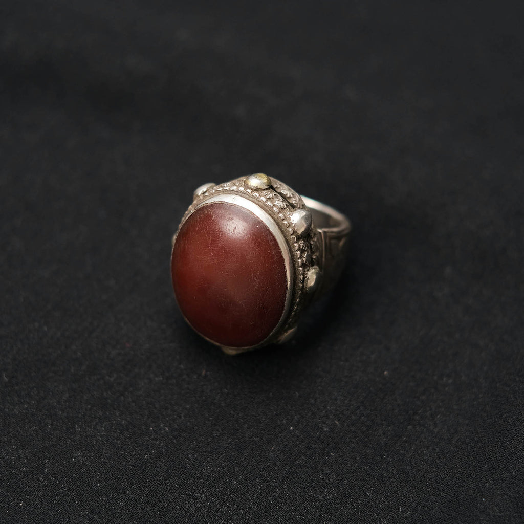 Anillo artesanal hecho a mano en plata con ágata. Tamaño 16 Peso 28 g. Anillos etnicos de plata.