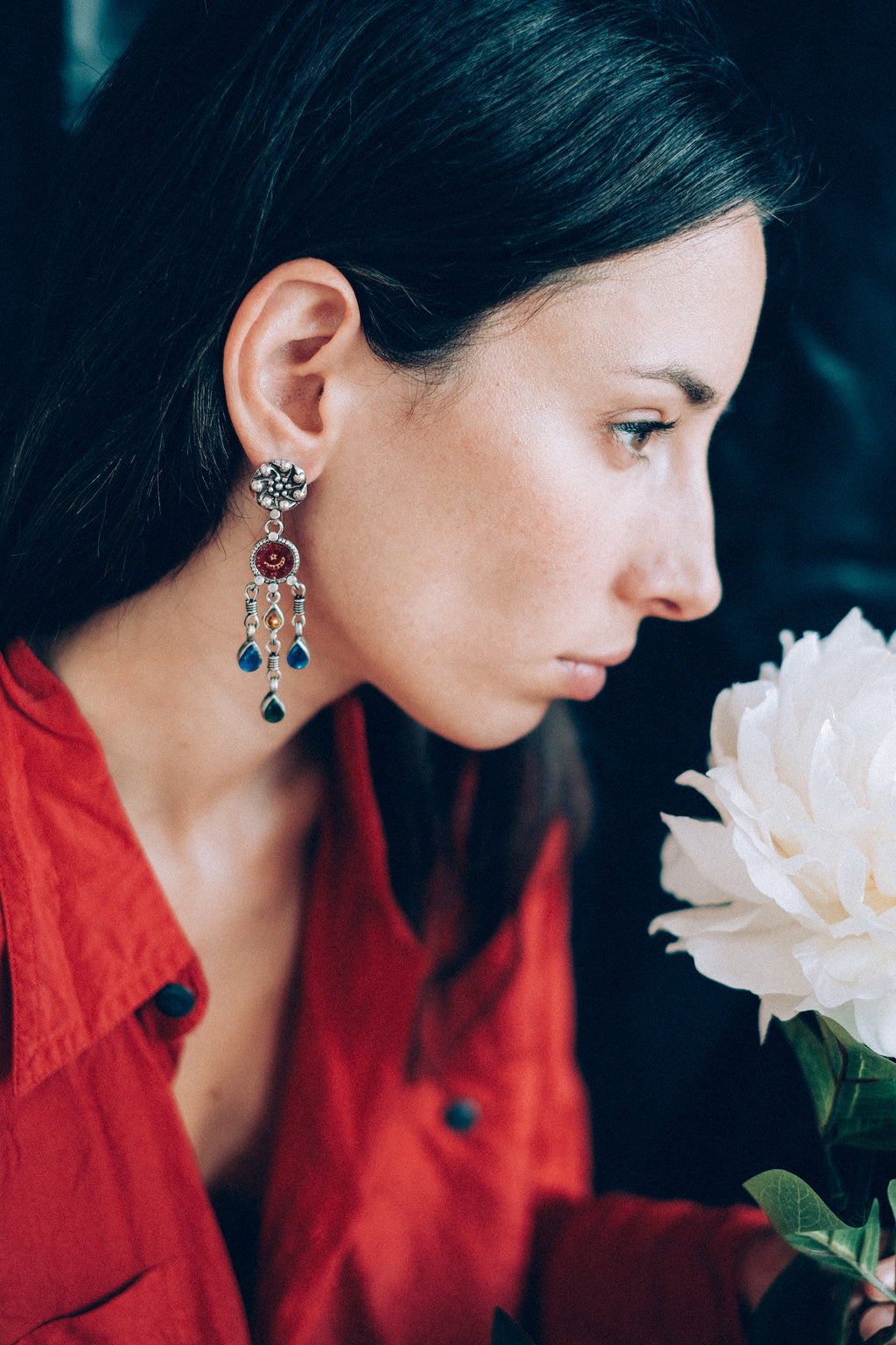 Pendientes artesanales hechos a mano con plata de ley y vidrio. La parte superior puede ser sustituida por otra de presión. Longitud 8 cm Peso 19 g. Ethnic silver earrings. Envio gratuito a España y Portugal